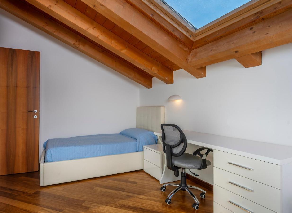 New Deal - Apt With Terrace, Jacuzzi & Netflix Palmanova Exterior photo