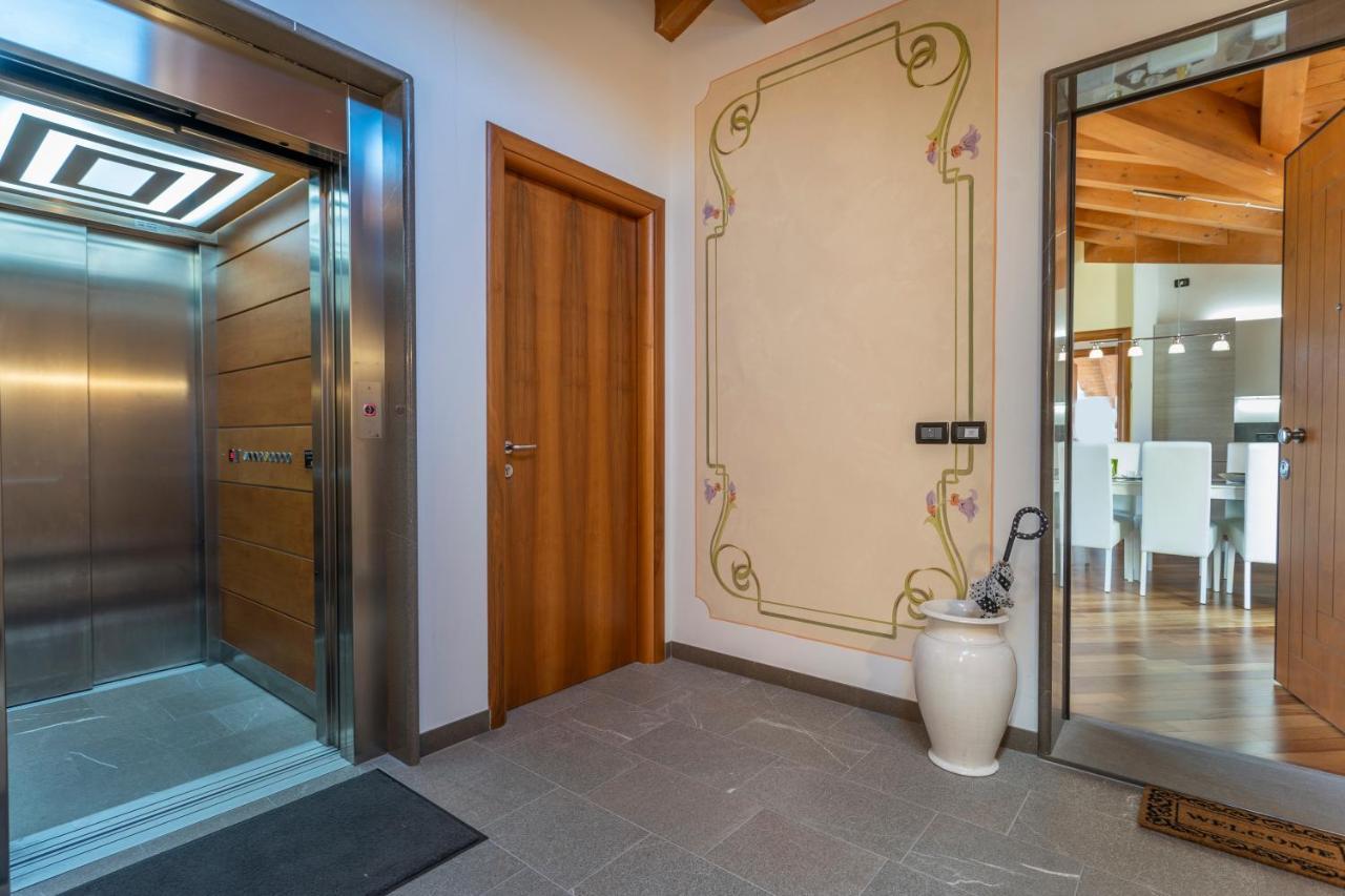 New Deal - Apt With Terrace, Jacuzzi & Netflix Palmanova Exterior photo