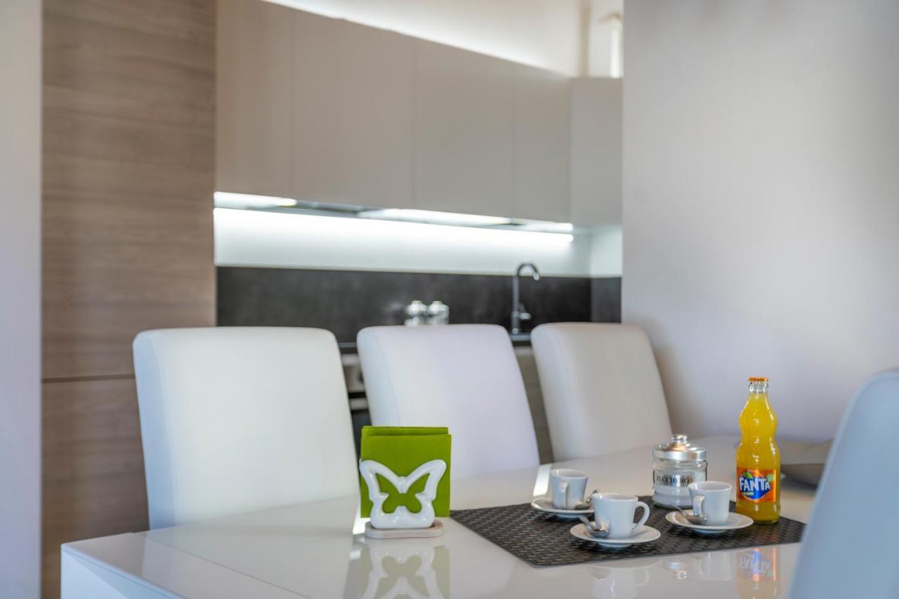 New Deal - Apt With Terrace, Jacuzzi & Netflix Palmanova Exterior photo